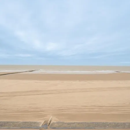 Stylish Coastal For 6 아파트 *